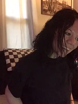 SidneyRaee online show from 11-17-25, 07:18