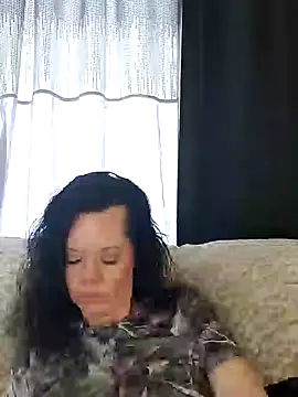 SidneyRaee online show from 02-03-25, 04:52