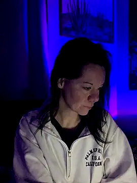 SidneyRaee online show from 11-10-25, 11:37