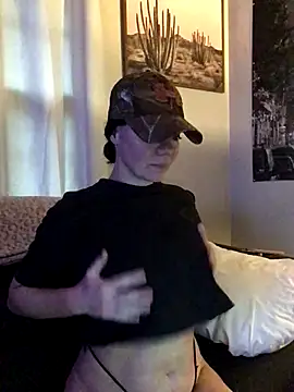 SidneyRaee online show from 10-28-25, 03:55