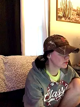 SidneyRaee online show from 12-15-25, 06:58