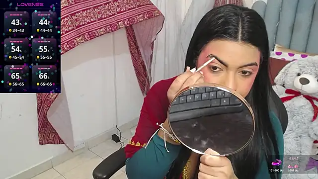 lakshmiraniii online show from 11-22-25, 11:42