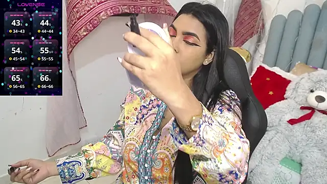 lakshmiraniii online show from 11-25-25, 11:54