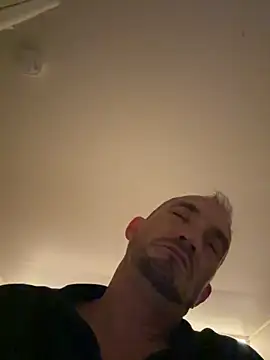 Snapshot of Denislamalice34 chatting on 09-14-25, 12:00 Denislamalice34 online show from 09-14-25, 12:00