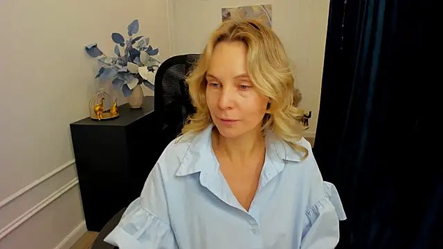 Sinty Devis online show from 11-30-25, 11:33