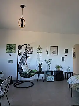 TheGoddessBianca online show from 11-18-25, 08:39