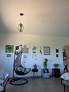 TheGoddessBianca online show from 04-21-26, 10:44