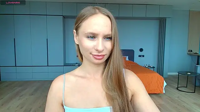 Snapshot of Mad1en chatting on 06-16-26, 11:32 Mad1en online show from 06-16-26, 11:32