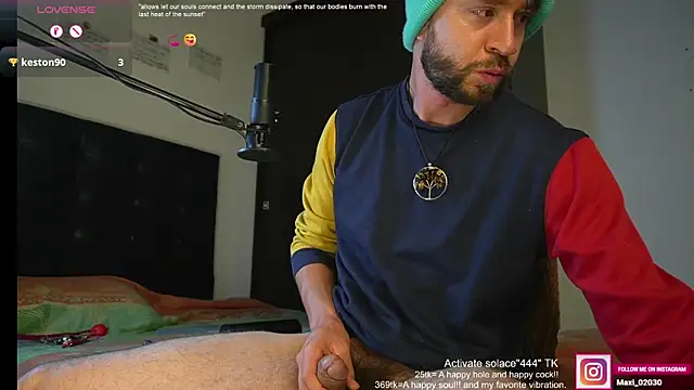 Snapshot of just_maxii chatting on 02-15-25, 02:04 just maxii online show from 02-15-25, 02:04