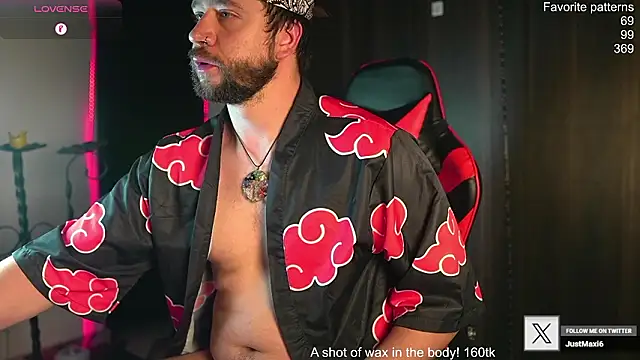 Snapshot of just_maxii chatting on 02-25-26, 01:06 just maxii online show from 02-25-26, 01:06