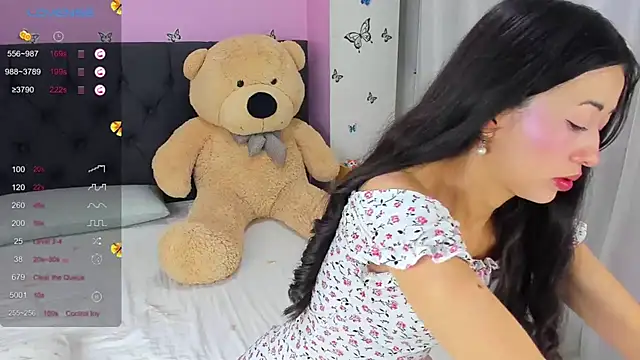 Snapshot of SophiaLiu chatting on 03-14-25, 01:05 SophiaLiu online show from 03-14-25, 01:05