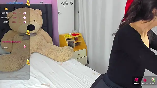 Snapshot of SophiaLiu chatting on 02-01-25, 11:48 SophiaLiu online show from 02-01-25, 11:48