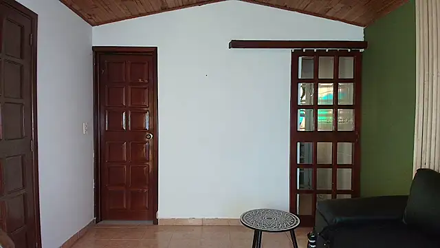 kassandra james online show from 11-20-25, 01:12