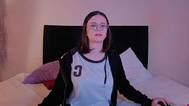 kassandra james online show from 01-17-26, 12:53