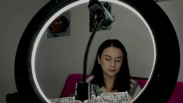 kassandra james online show from 09-10-25, 07:02