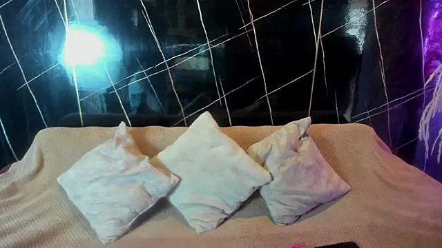 kassandra james online show from 02-03-26, 01:05