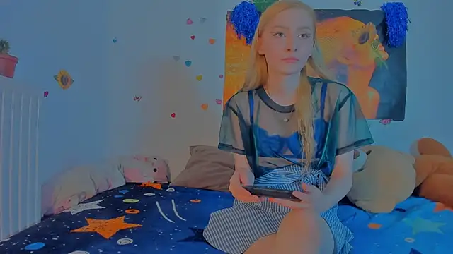 Snapshot of Lizzyjordanxo chatting on 06-23-26, 03:32 Lizzyjordanxo online show from 06-23-26, 03:32