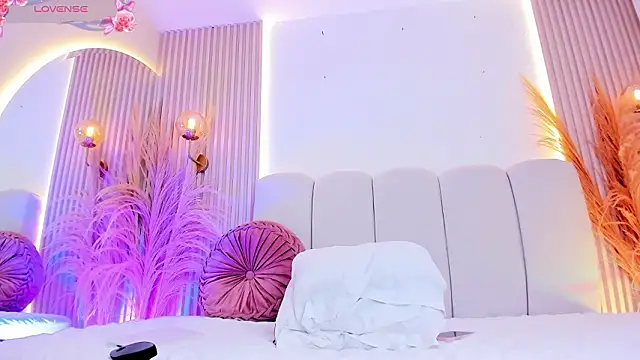 carolriveraa  online show from 03-04-26, 08:16