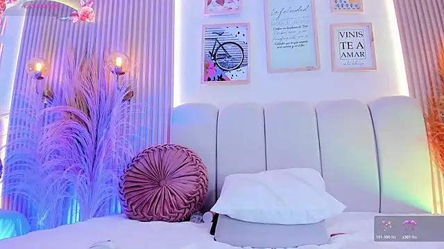 carolriveraa  online show from 11-04-25, 09:29