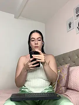 ImAlicee online show from 01-13-26, 10:35