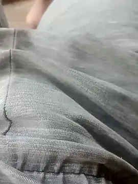 Snapshot of denca28 chatting on 10-07-25, 10:00 denca28 online show from 10-07-25, 10:00