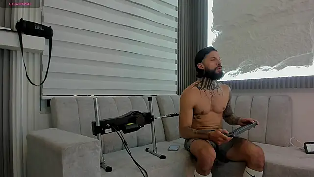 Apolo Bianco  online show from 10-12-25, 02:35