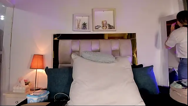 emmy r online show from 03-12-26, 12:09