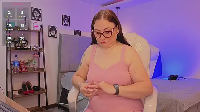 lady nylon  online show from 11-24-25, 11:21