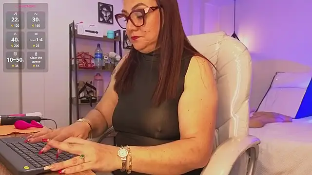 lady nylon  online show from 01-18-26, 12:19