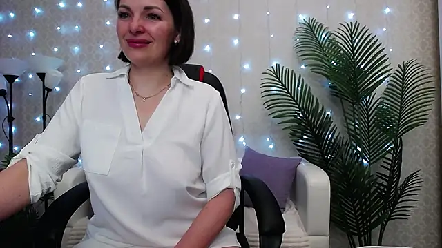 Camelia Lillie online show from 05-12-26, 01:13