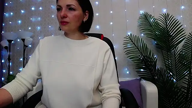 Camelia Lillie online show from 05-15-26, 01:14