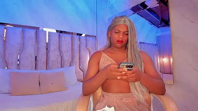 Snapshot of ari_monet chatting on 04-26-26, 11:40 ari monet online show from 04-26-26, 11:40