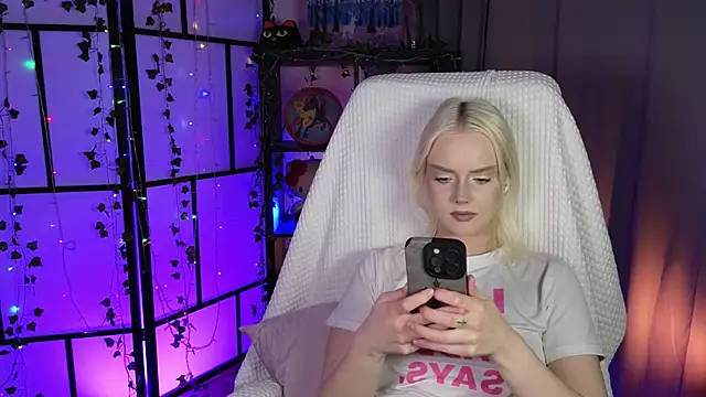 ImBonBon online show from 04-21-26, 10:27