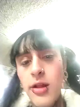 emma onassis 17 online show from 01-29-25, 03:54