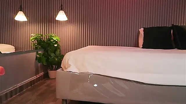 EriKlein online show from 03-24-26, 07:25