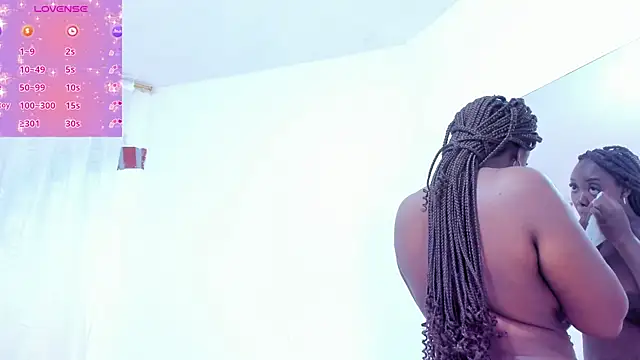 Snapshot of RoxannaBlanche chatting on 09-12-25, 12:16 RoxannaBlanche online show from 09-12-25, 12:16