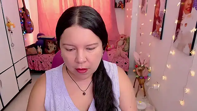 Snapshot of claryssa_ chatting on 05-01-26, 06:35 claryssa online show from 05-01-26, 06:35