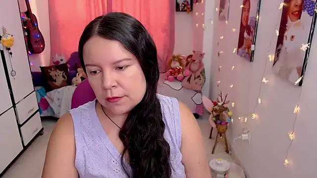 Snapshot of claryssa_ chatting on 05-17-26, 08:53 claryssa online show from 05-17-26, 08:53