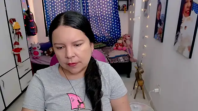 claryssa  online show from 02-19-26, 08:39