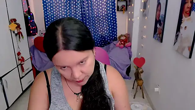 claryssa  online show from 02-12-26, 09:47