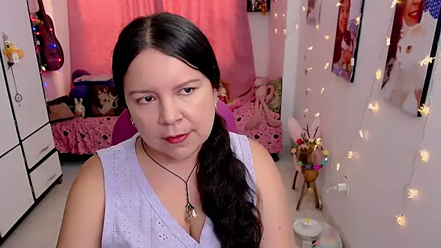 Snapshot of claryssa_ chatting on 05-07-26, 10:02 claryssa online show from 05-07-26, 10:02
