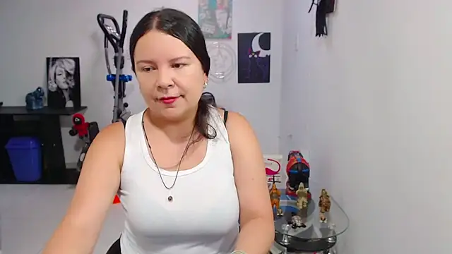 Snapshot of claryssa_ chatting on 06-01-26, 08:41 claryssa online show from 06-01-26, 08:41