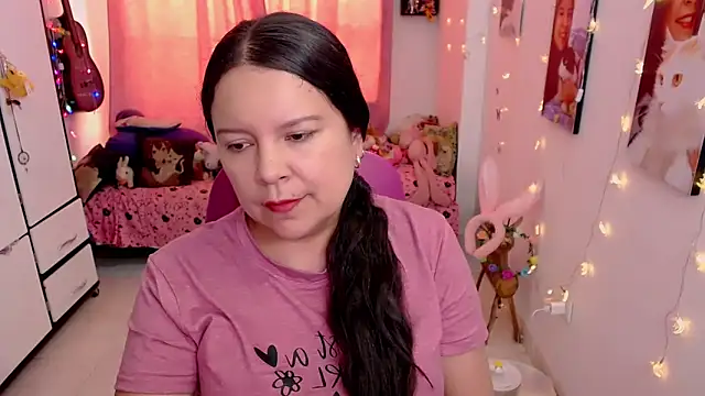 Snapshot of claryssa_ chatting on 04-24-26, 06:10 claryssa online show from 04-24-26, 06:10