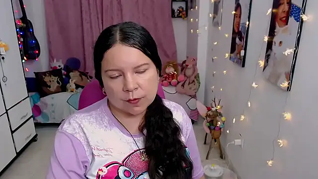 Snapshot of claryssa_ chatting on 05-16-26, 10:36 claryssa online show from 05-16-26, 10:36