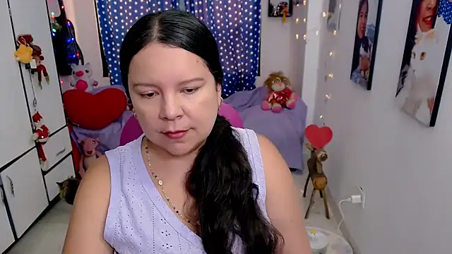 claryssa  online show from 02-15-26, 08:41