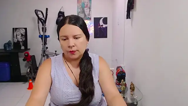 Snapshot of claryssa_ chatting on 06-03-26, 08:24 claryssa online show from 06-03-26, 08:24