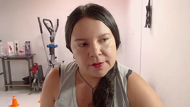Snapshot of claryssa_ chatting on 05-13-26, 08:38 claryssa online show from 05-13-26, 08:38