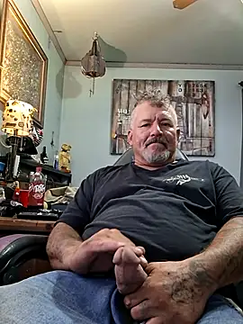 Snapshot of bigdoog8 chatting on 07-08-26, 01:30 bigdoog8 online show from 07-08-26, 01:30