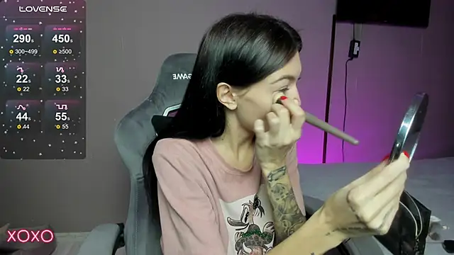 Mariella Adamss online show from 11-18-25, 12:52