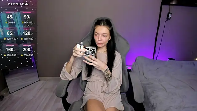 Mariella Adamss online show from 03-18-26, 05:32